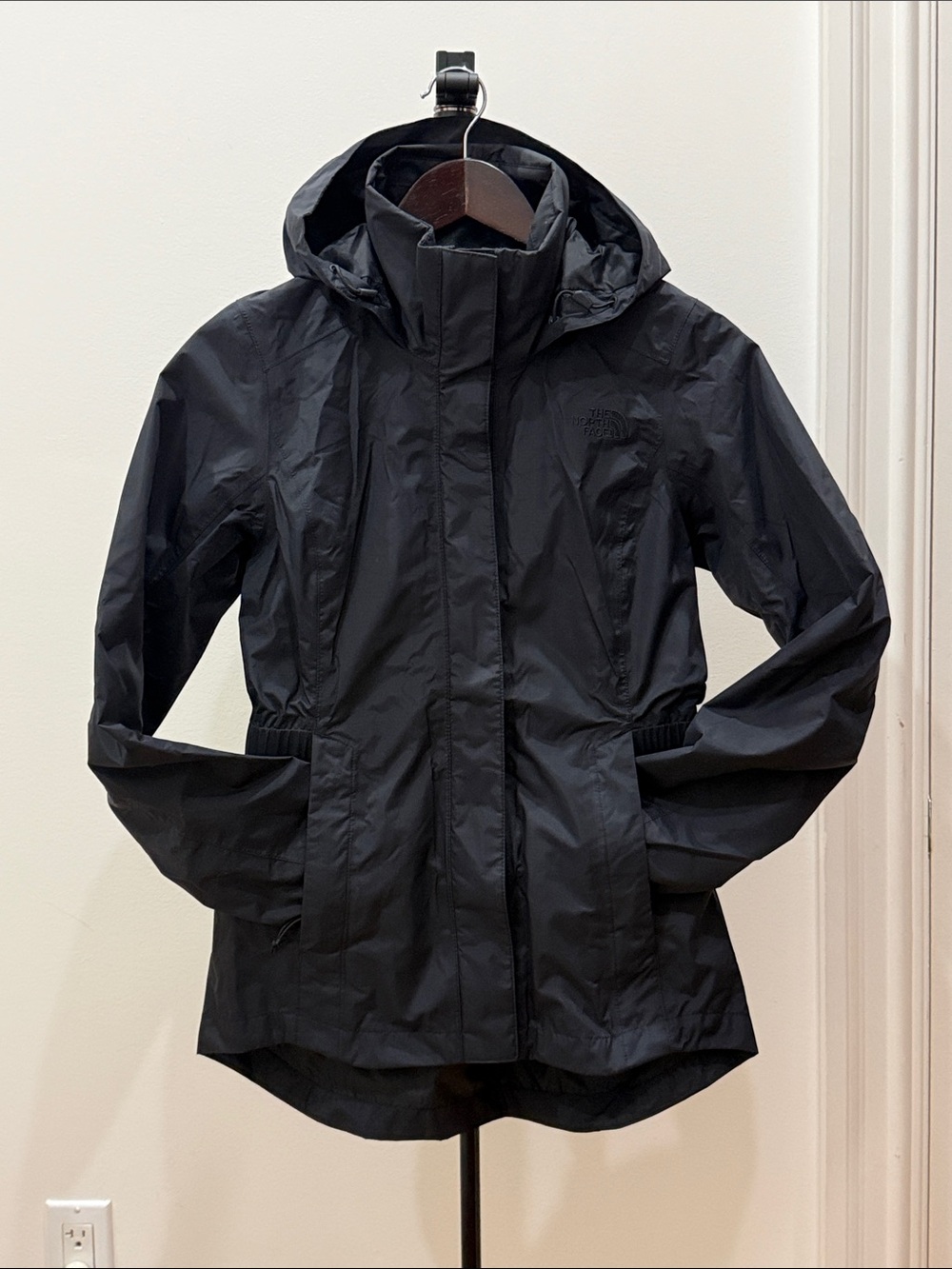 The North Face DryVent Women's Black Hooded Ski/Snow Shell Rain Jacket